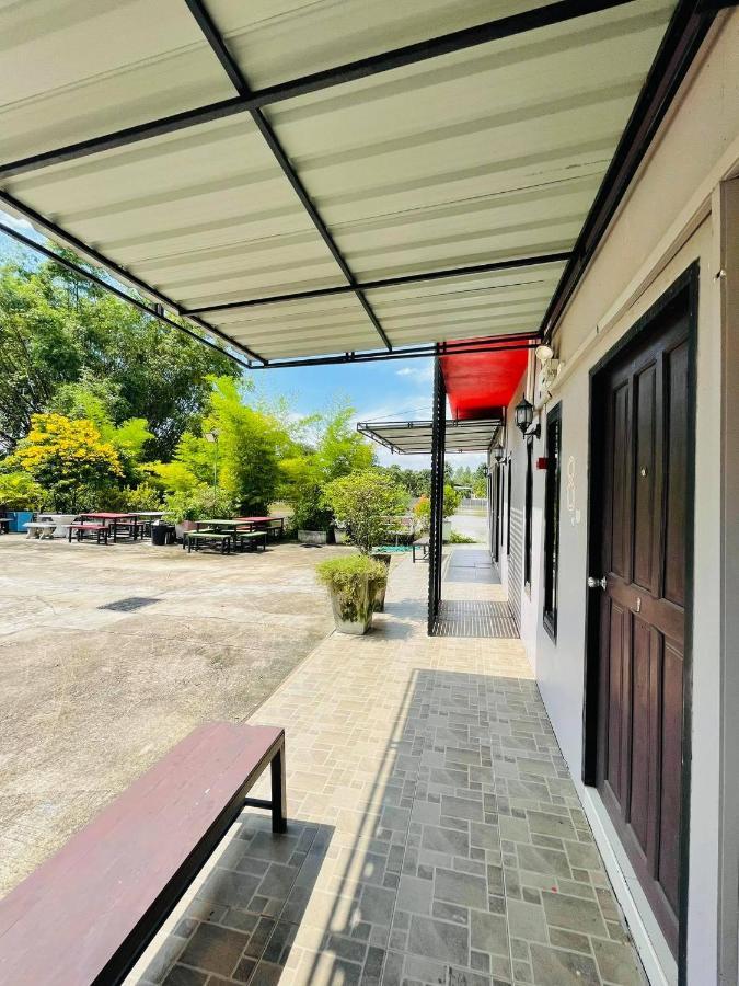 Baan Sri Family Hotel Kabin Buri Exterior photo